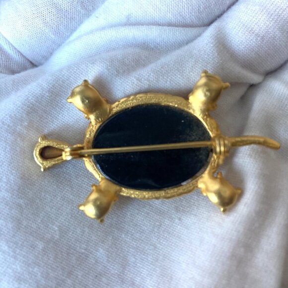 Vintage Gold Tone Turtle Brooch Black Faceted Stone Faux Pearl Rhinestone Pin - Picture 4 of 6